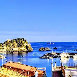 Hello Aci Trezza